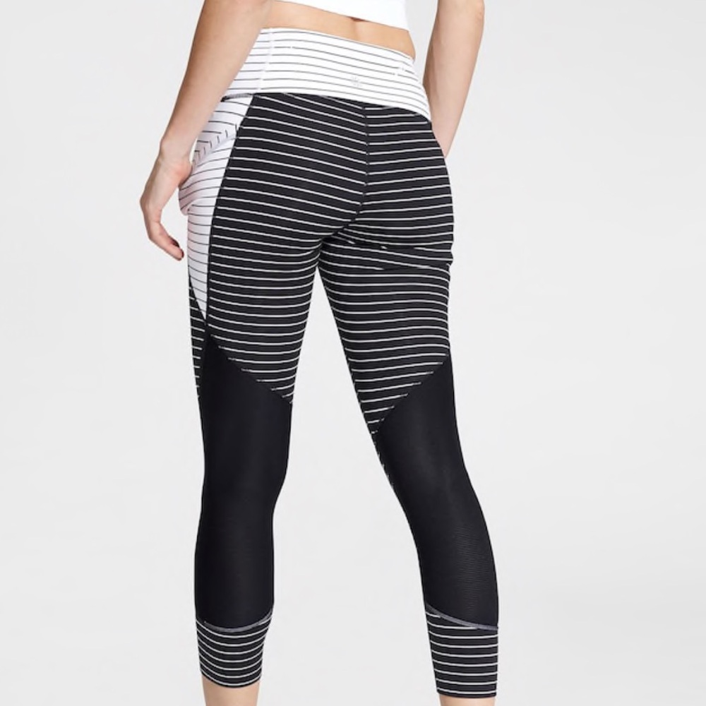NWOT Athleta Relay Stripe Capri M